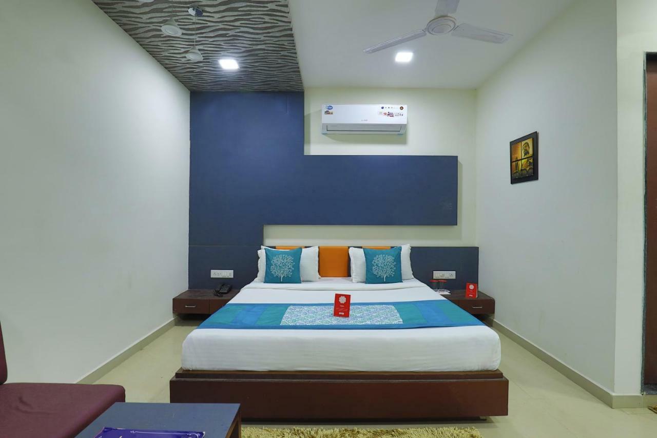 Oyo 9238 Hotel Meet Palace Narora Exterior foto