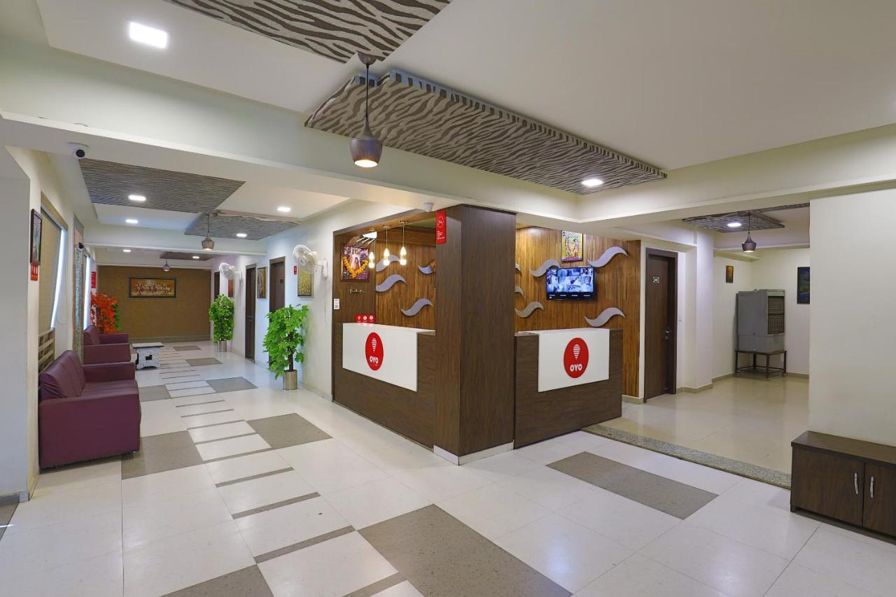 Oyo 9238 Hotel Meet Palace Narora Exterior foto